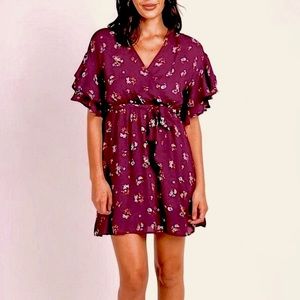 Lulu’s She + Sky plum floral print flutter-sleeve wrap dress NWT Sz Small